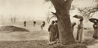 The ninth green at Tooting Bec golf course, from Wonderful London, published 1926-27 by English Photographer